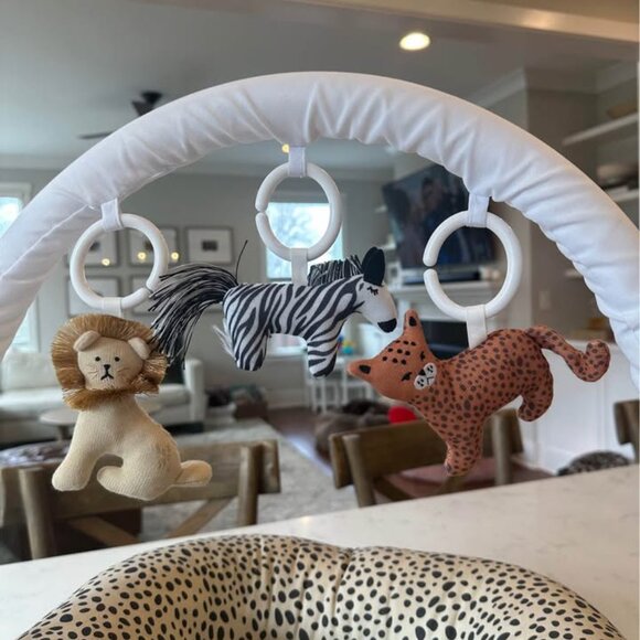 DockATot Deluxe+ Dock in Spots Print w/ Animal Toy Arch - Picture 4 of 6